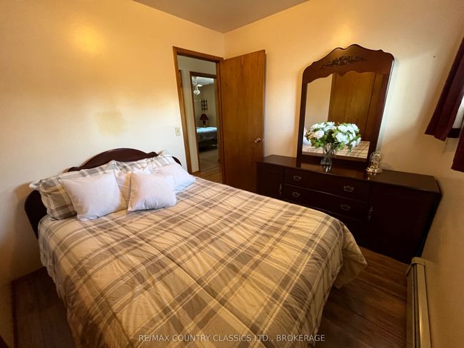 35 Clement St, House other with 4 bedrooms, 2 bathrooms and 7 parking in Addington Highlands ON | Image 22