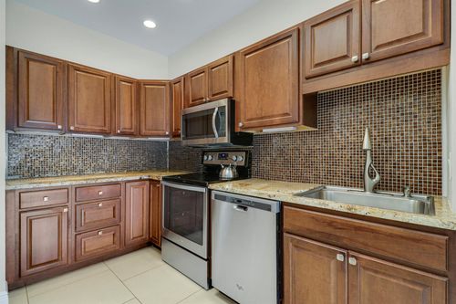 6389 Country Fair Cir, Boynton Beach, FL, 33437-2823 | Card Image