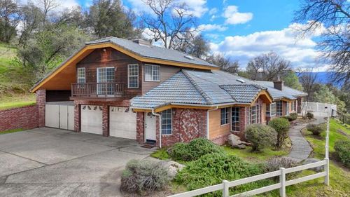 40835 Big Oak Flat Rd N, Oakhurst, CA, 93644-9571 | Card Image