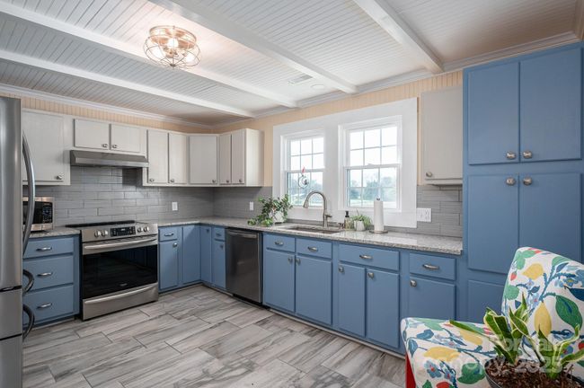 2153 Carpenter Hoyle Rd, House other with 3 bedrooms, 2 bathrooms and null parking in Lawndale NC | Image 9