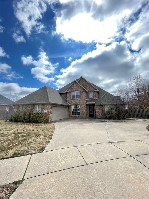 4555 W Wedge Dr, Fayetteville, AR, 72704-7532 | Card Image