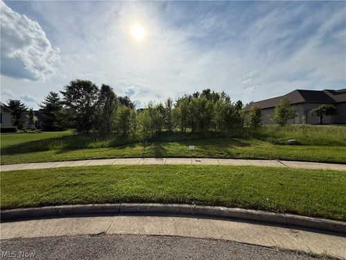 40 Woodland Run, Canfield, OH, 44406-9683 | Card Image