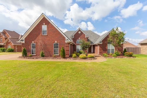 315 Short Leaf Dr, Medina, TN, 38355-6920 | Card Image