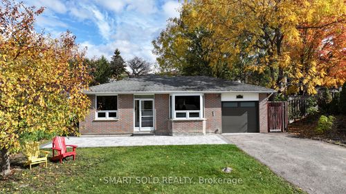 109 Meadowbank Rd, Newmarket, ON, L3Y2Z1 | Card Image