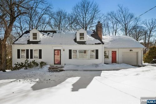 24 Raynor Rd, Morristown, NJ, 07960-2517 | Card Image