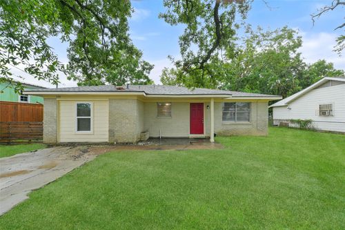 2803 22nd St, Dickinson, TX, 77539-3662 | Card Image