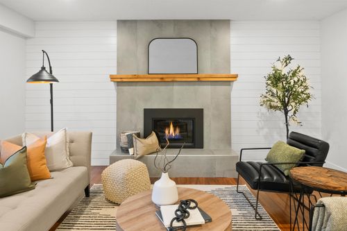 4593 Cliffmont Rd, North Vancouver, BC, V7G1J8 | Card Image