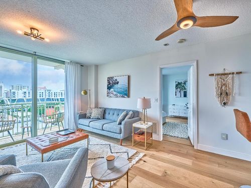 522-610 Clematis St, West Palm Beach, FL, 33401-5398 | Card Image