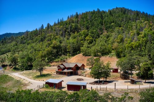 4760 Galls Creek Rd, Gold Hill, OR, 97525-9800 | Card Image