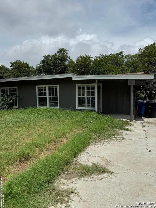 1611 La Manda Blvd, San Antonio, TX, 78201-2328 | Card Image