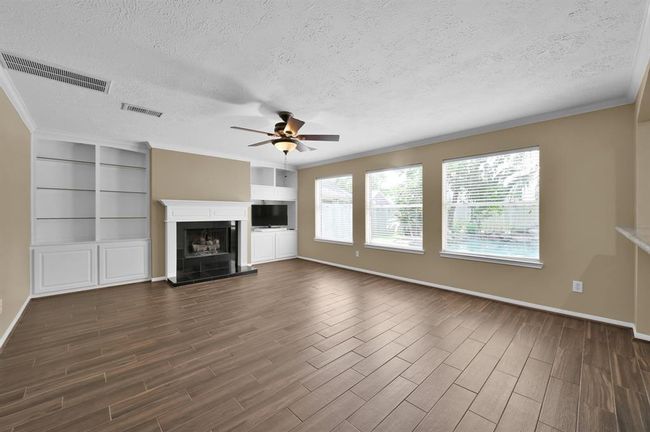 LIVING ROOM | Image 9