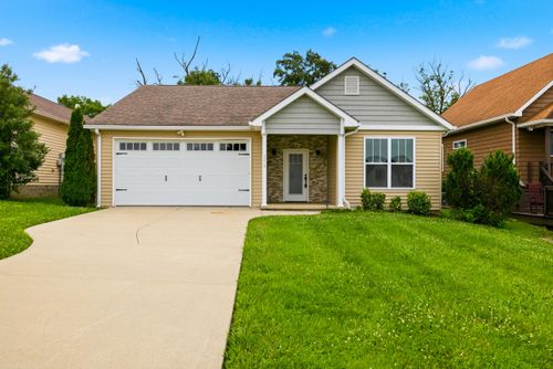 370 Persimmon Way, Harrodsburg, KY, 40330-8715 | Card Image