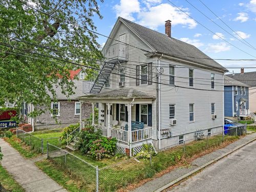 107 Franklin St, Bristol, RI, 02809-6211 | Card Image