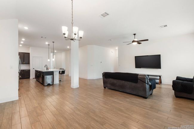 2018 Cullum Park, House other with 3 bedrooms, 2 bathrooms and null parking in San Antonio TX | Image 12