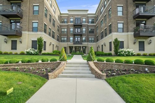 unit-208-1670 E Broad St, Columbus, OH, 43203-2137 | Card Image
