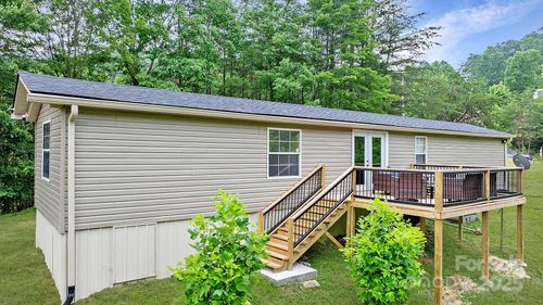 8692 Lambs Way, Connelly Springs, NC, 28612-7162 | Card Image