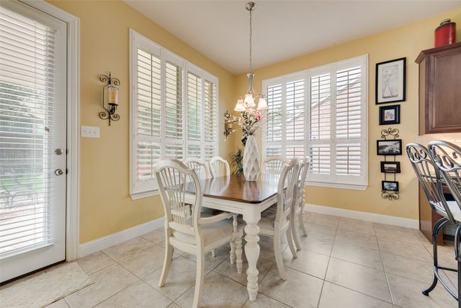 6709 Natures Way, House other with 4 bedrooms, 3 bathrooms and null parking in Dallas TX | Image 11