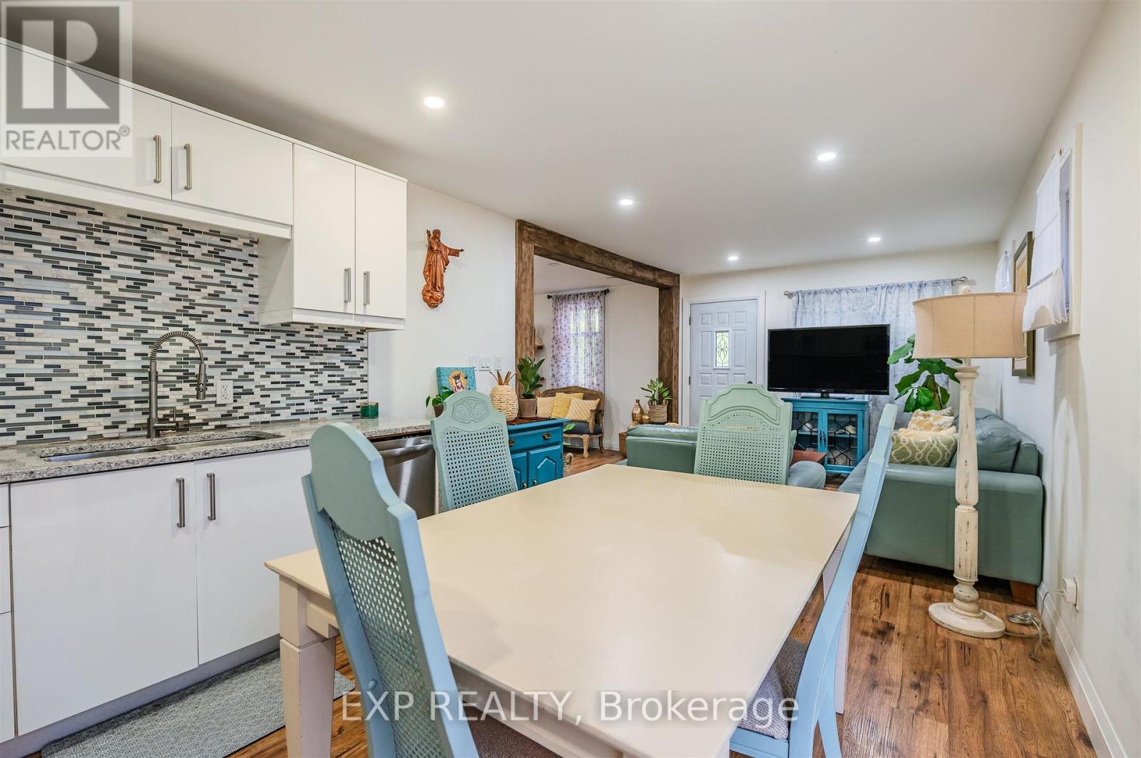 Residential in Whitby (Downtown Whitby) 4
