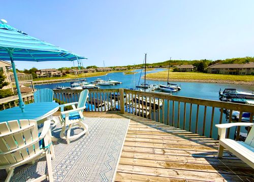 3633 Marina View Pt, Muskegon, MI, 49441-6420 | Card Image