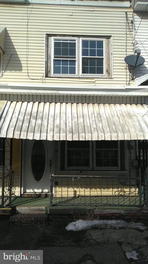 619 E Mahanoy St, MAHANOY CITY, PA, 17948-2812 | Card Image