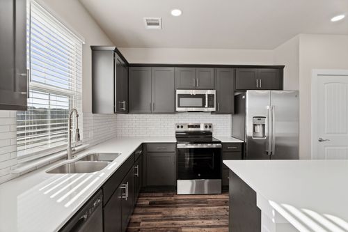 548 Edgewater Dr, Weatherford, TX, 76087-6778 | Card Image