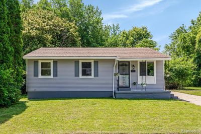 827 Madison Street, Home with 3 bedrooms, 1 bathrooms and null parking in Ypsilanti MI | Image 2