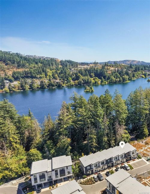 2839 Caster Pl, Victoria, BC, V9B7B8 | Card Image