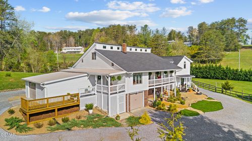 1945 Valley Woods Dr, Sevierville, TN, 37862-7213 | Card Image