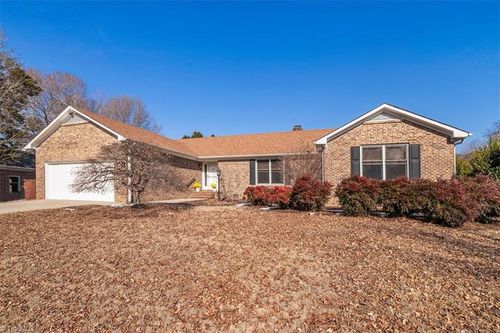 3704 Winged Foot Rd, Greensboro, NC, 27410-8229 | Card Image