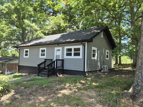 112 Third St, Brookneal, VA, 24528-3032 | Card Image