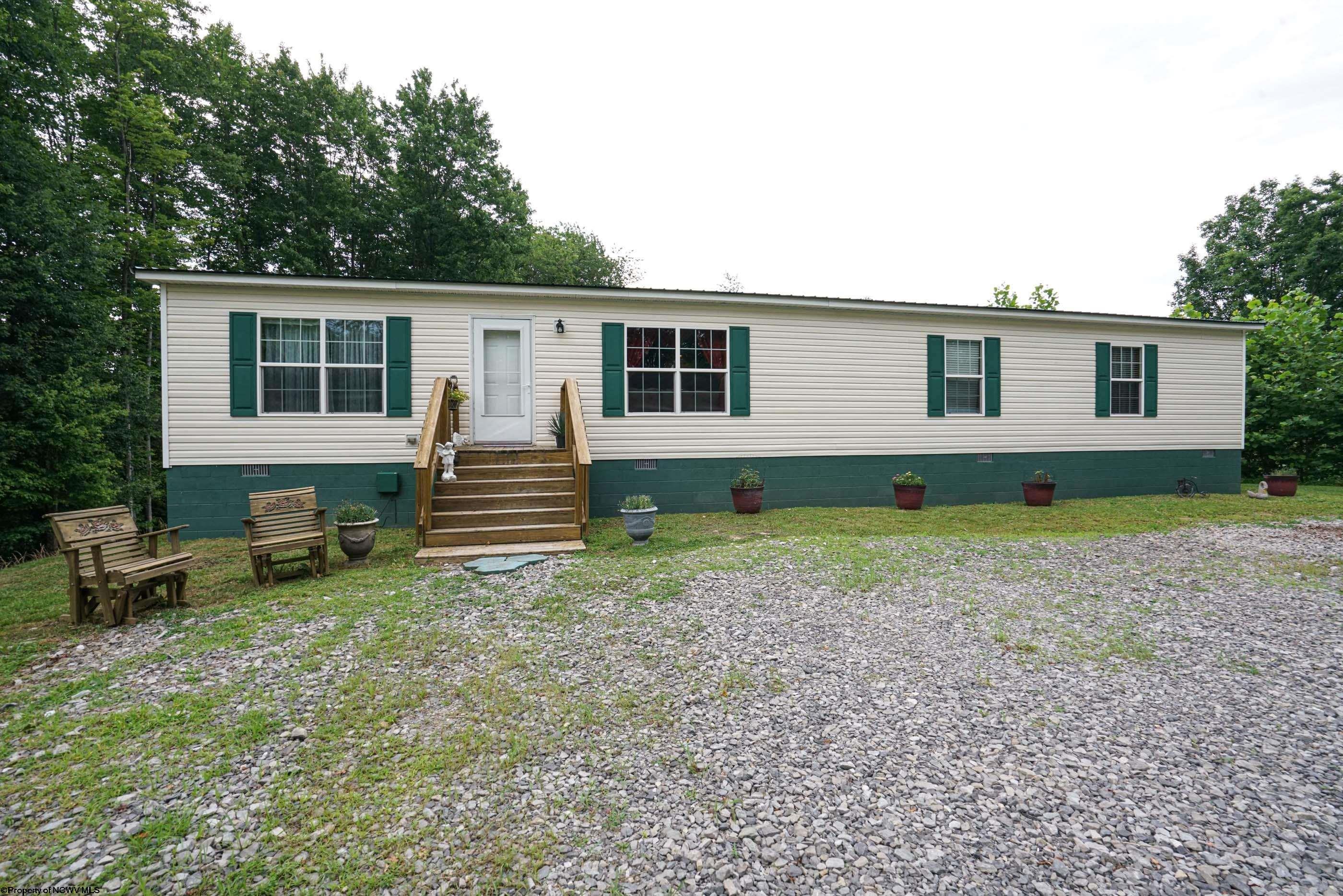 Darylene Dr, Buckhannon, WV 26201