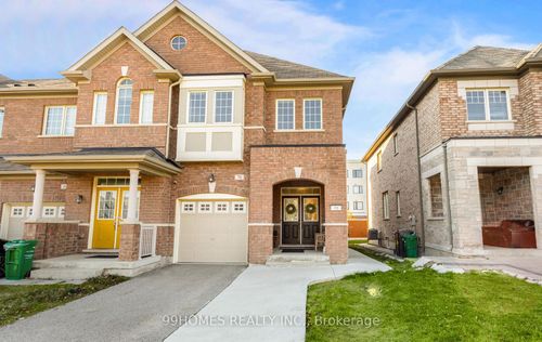 70 Sky Harbour Dr, Brampton, ON, L6Y0V5 | Card Image