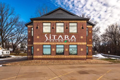 6822 Hilltop Dr, Onalaska, WI, 54650-9222 | Card Image