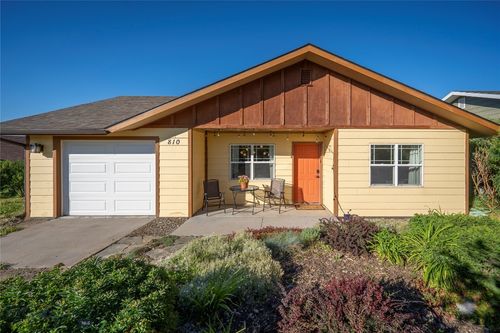 810 N 11th St, Livingston, MT, 59047-1606 | Card Image