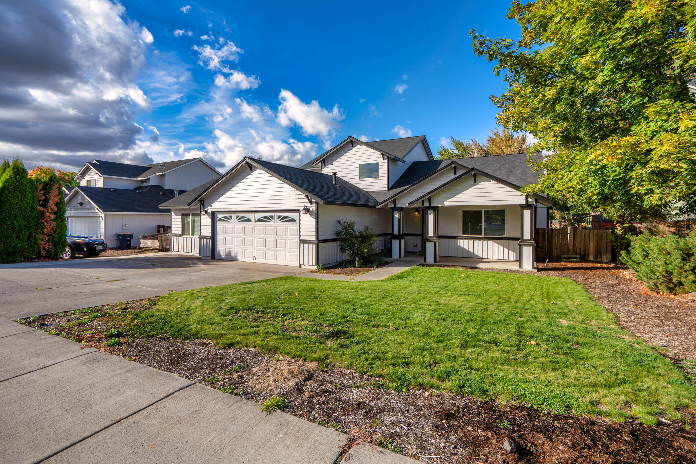Poplar Ave, Redmond, OR 97756