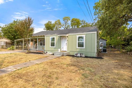 207 E 4th St, Weatherford, TX, 76086-1801 | Card Image