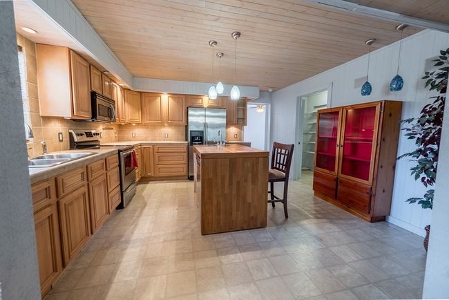2 Se 814 Th St, House other with 3 bedrooms, 2 bathrooms and null parking in OLD TOWN FL | Image 18