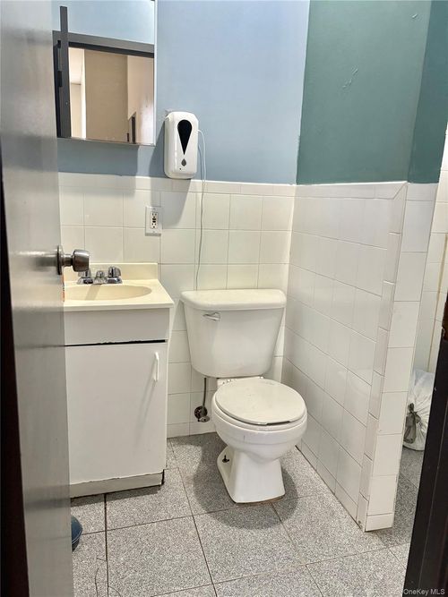 ste-217-2525 Borden Ave, Long Island City, NY, 11101-4447 | Card Image