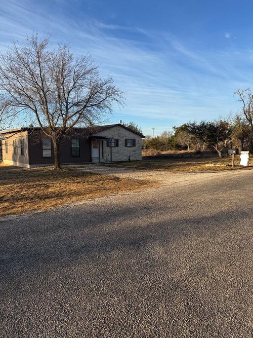 40 Deloris Dr, Harper, TX, 78631-9315 | Card Image
