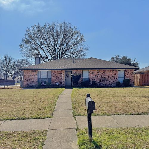 1122 Pyramid Dr, Garland, TX, 75040-4239 | Card Image
