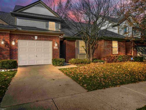 35818 Foxwood Ct, Harrison Township, MI, 48045-3086 | Card Image