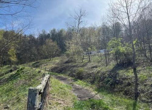 144 Claudes Hill Dr, Swords Creek, VA, 24649-7473 | Card Image