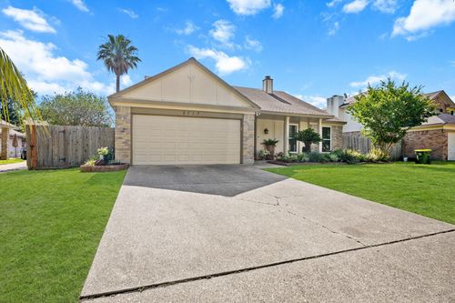 2717 Hot Springs Dr, Pearland, TX, 77584-1318 | Card Image