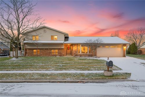 7567 Roselake Dr, Dayton, OH, 45414-2250 | Card Image