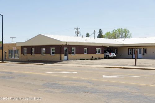 1331 W Villard St, Dickinson, ND, 58601-4672 | Card Image