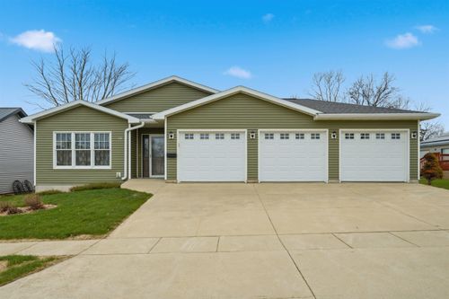 303 S Chestnut St, Edgewood, IA, 52042-8721 | Card Image