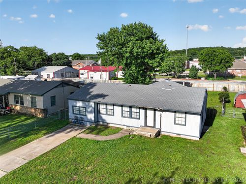 108 Maple, Locust Grove, OK, 74352-5045 | Card Image