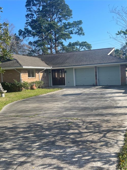 405 Shadylawn St, Shoreacres, TX, 77571-7253 | Card Image