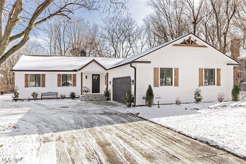 1823 Som Center Rd, Gates Mills, OH, 44040-9362 | Card Image