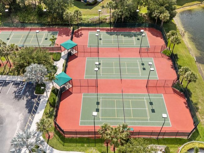 12468 Sw 44 Th Ct, Townhouse with 3 bedrooms, 3 bathrooms and null parking in Miramar FL | Image 31